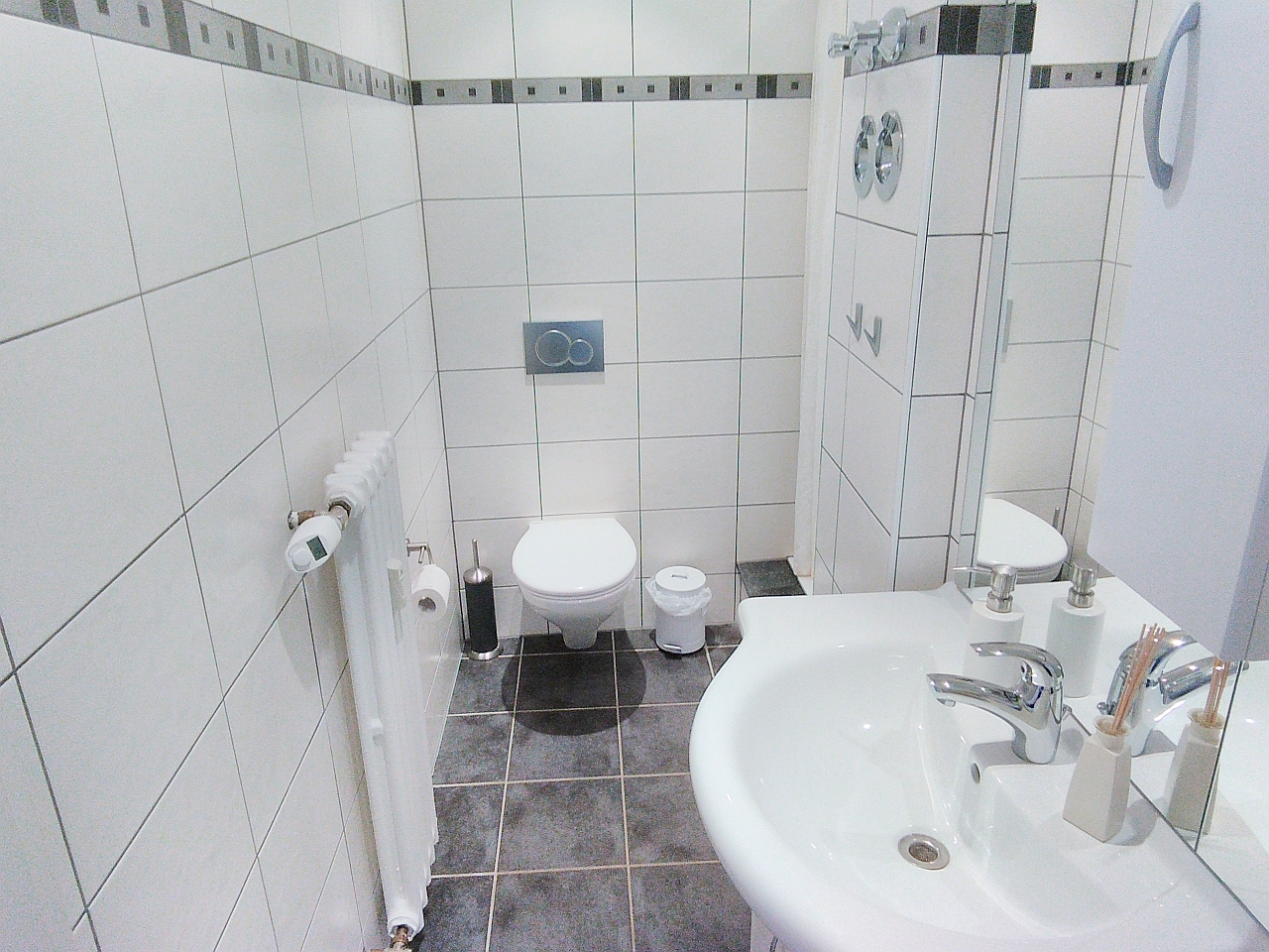 Hell & Chic- 2 Zimmer DG Wohnung in Nippes - Video online - Foto 1