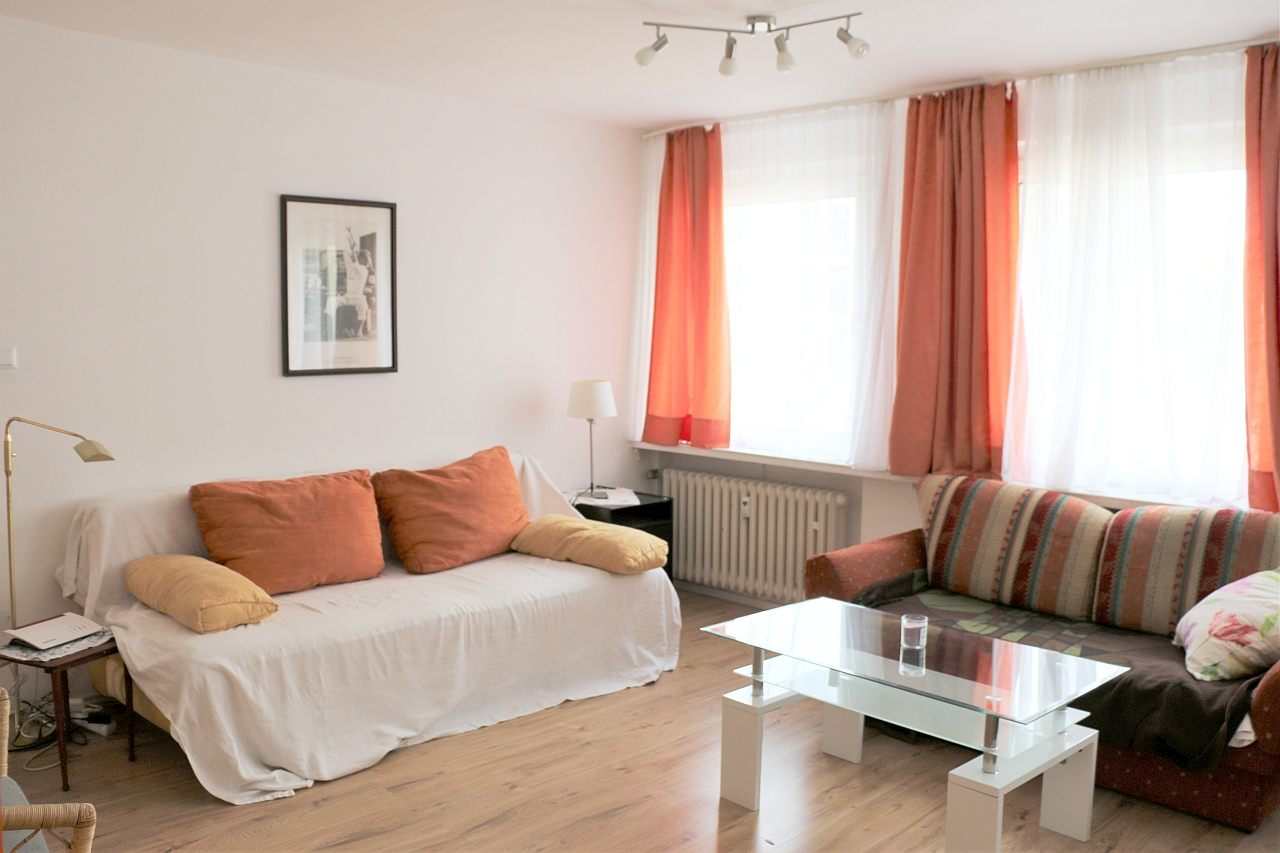 Großzügig möblierte Wohnung im Stadtkern von Essen, 2 getrennte Schlafmöglichkeiten - Photo 3