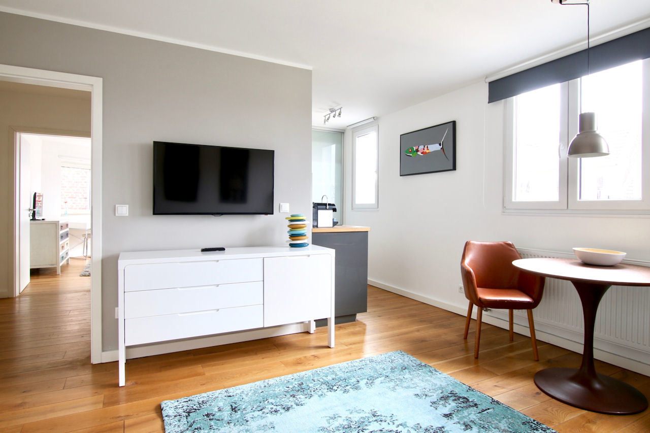 Harmony and Style: Wohnung mit Balkon im Belgischen Viertel - Photo 4