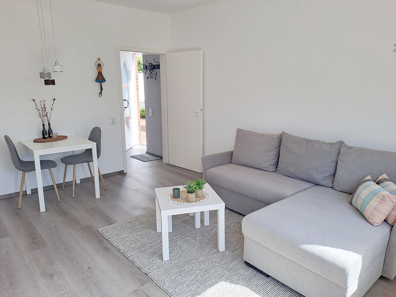 Blick ins Grüne - Helle Einliegerwohnung mit Südterrasse! - Foto 2